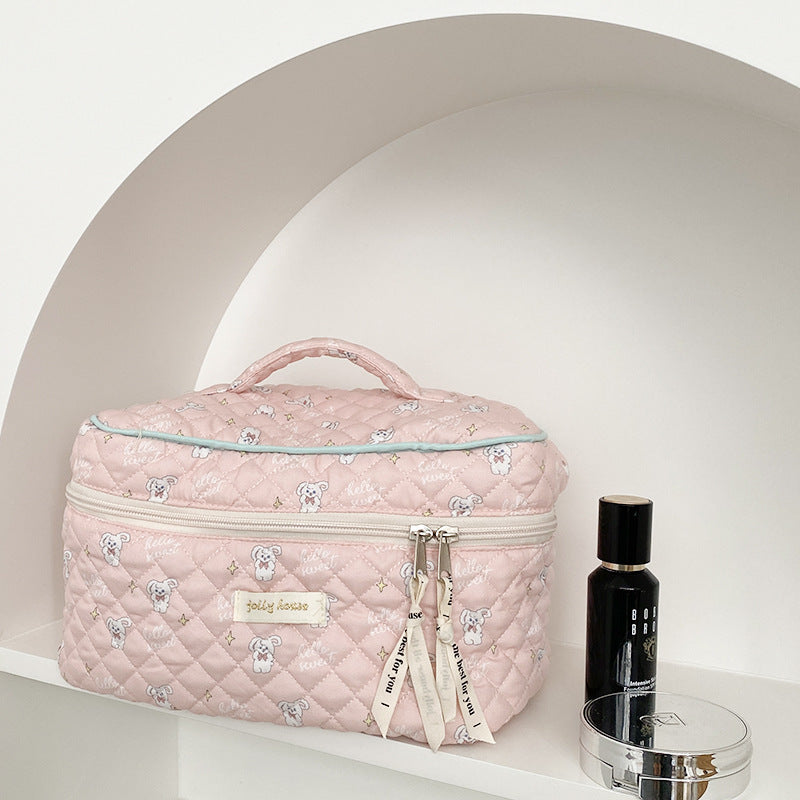 Cosmetic/toiletry bag for the bathroom